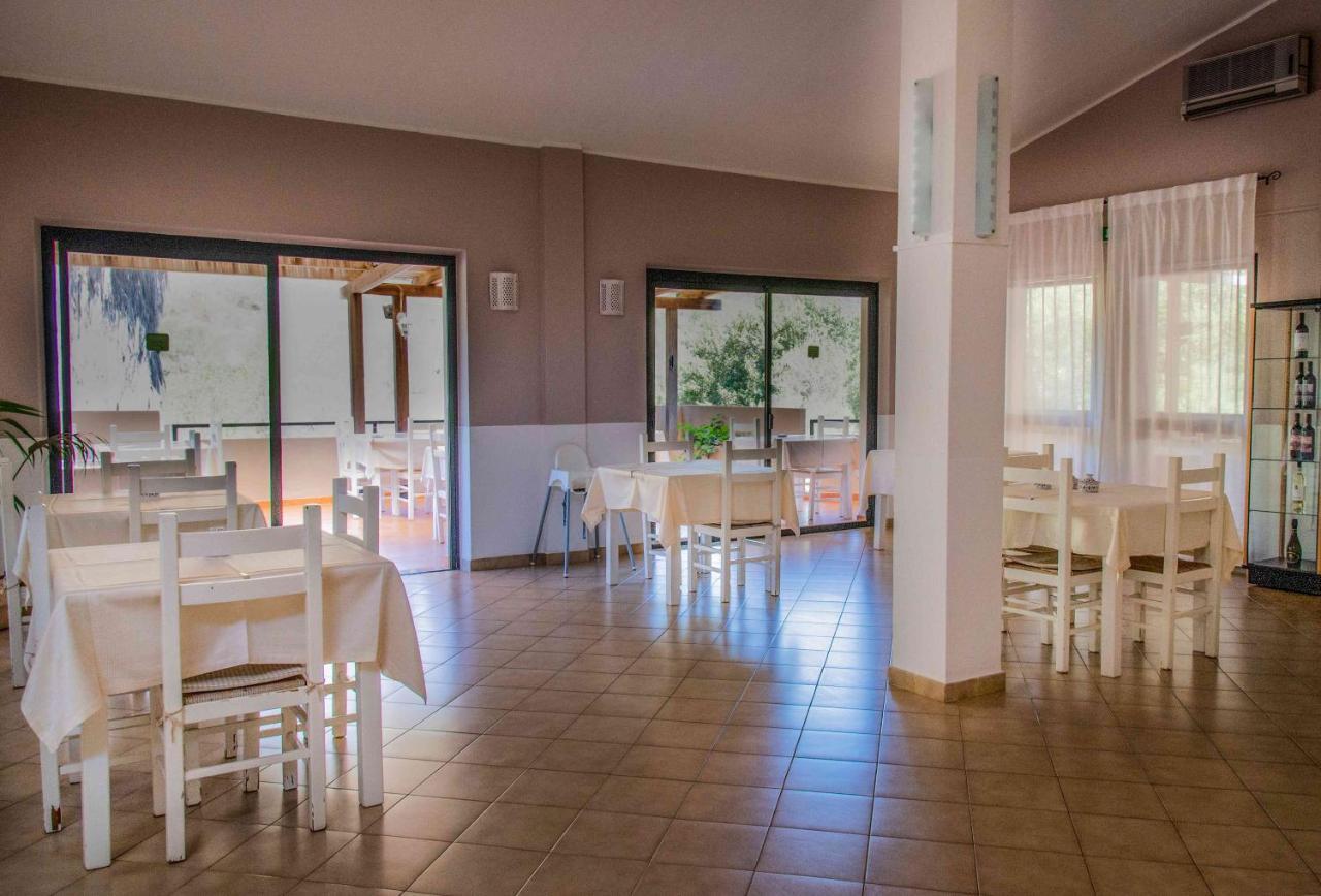 Hotel Oleandro Villasimius Eksteriør billede
