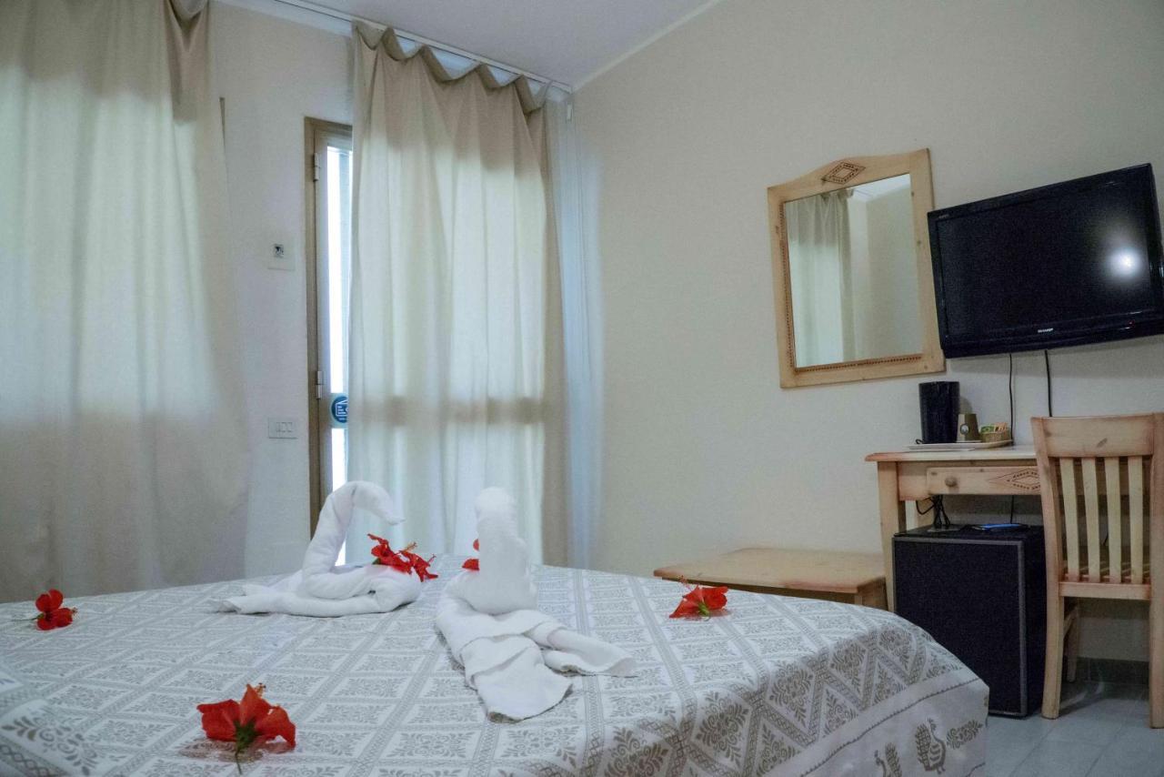 Hotel Oleandro Villasimius Eksteriør billede